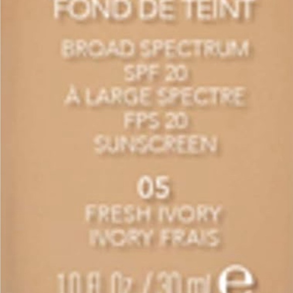 Revlon Liquid Foundation, Age Defying 3XFace Makeup, Anti-Aging and Firming Form - Picture 2 of 15